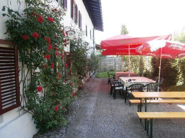 Gasthof Oberlander Kirchbichl Exterior foto